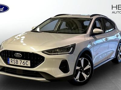 Grå Begagnad 2023 Ford Focus Active | 199 900 kr