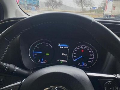 begagnad Toyota Yaris Hybrid e-CVT Euro 6