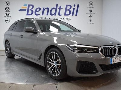 Grå Begagnad 2022 BMW 530e M Sport Kombi | 399 500 kr (Marknadspris)