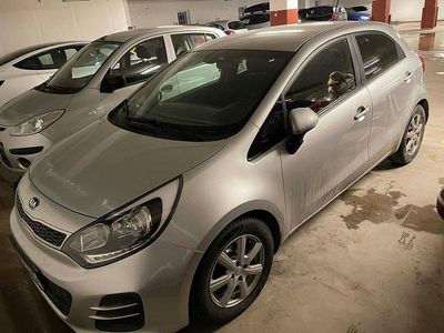 Begagnad Kia Rio 2015 Halvkombi