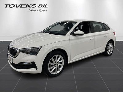 Vit (candy white) Begagnad 2023 Skoda Scala Style Halvkombi | 189 900 kr (Marknadspris)