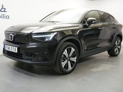 Svart Begagnad 2022 Volvo C40 SUV | 319 900 kr (Marknadspris)