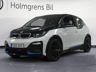 Capparis white with highlight bmw i blue Begagnad 2021 BMW i3 Comfort Edition Halvkombi | 220 000 kr (Marknadspris)