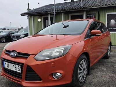 Orange Begagnad 2011 Ford Focus Titanium Kombi | 39 500 kr (Marknadspris)