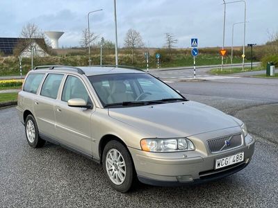 begagnad Volvo V70 2.4 Kinetic | Dragkok | Nybesiktigad