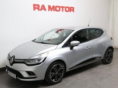Begagnad Renault Clio IV Intens 90 HK (66 kW) 2018 Silver (grey platine) Halvkombi