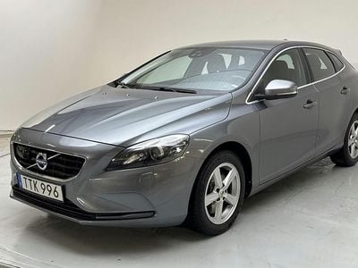 Grå Begagnad 2016 Volvo V40 Momentum | 169 800 kr (Marknadspris)
