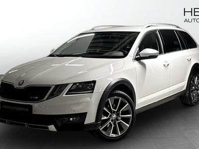 Vit Begagnad 2017 Skoda Octavia Scout Kombi | 229 700 kr (Marknadspris)