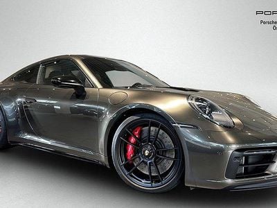 Porsche 911 Carrera 4 GTS