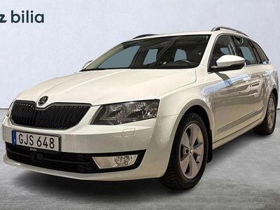 Vit Begagnad 2016 Skoda Octavia Kombi | 189 900 kr