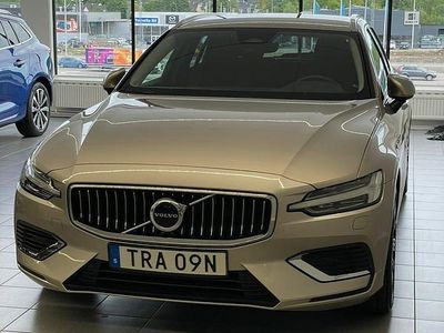 Begagnad 2023 Volvo V60 Kombi | 415 000 kr