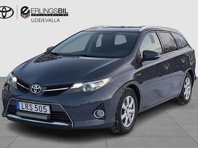 Mörkblå Begagnad 2014 Toyota Auris Hybrid Edition Kombi | 99 900 kr (Marknadspris)