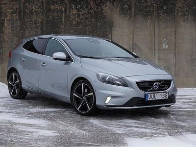 Silver Begagnad 2013 Volvo V40 R-Design Halvkombi | 109 000 kr (Bra pris)