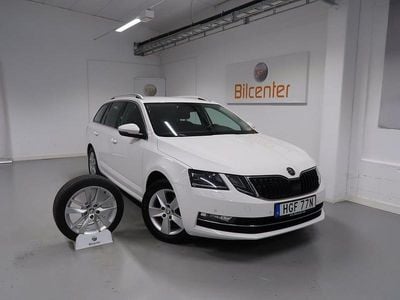 Vit Begagnad 2019 Skoda Octavia Style Kombi | 174 900 kr (Marknadspris)