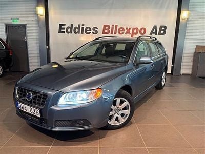 Blå metallic metallic Begagnad 2012 Volvo V70 Momentum Kombi | 109 900 kr (Marknadspris)