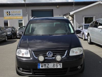 begagnad VW Touran 2.0 FSI Manuell, 7-sits, 150hk