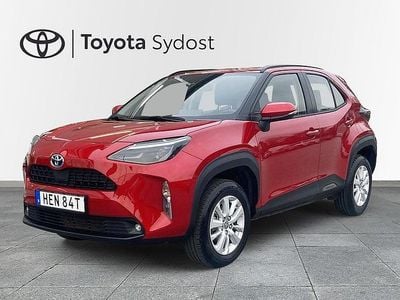 Begagnad Toyota Yaris Cross Active 92 HK (67 kW) 2022 Röd SUV