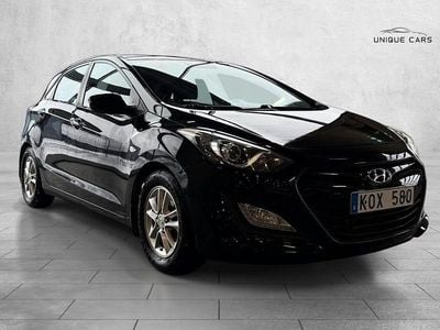 Begagnad Hyundai i30 Select 110 HK (80 kW) 2012 Svart Halvkombi