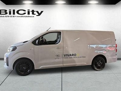 Vit Begagnad 2024 Opel Vivaro Minibuss | 517 000 kr