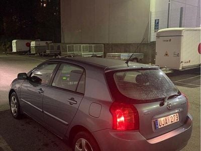 Begagnad Toyota Corolla 110 HK (80 kW) 2003 Blå Halvkombi