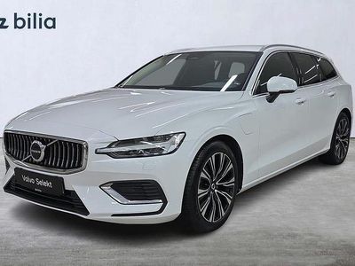 Vit Begagnad 2023 Volvo V60 Core Kombi | 359 000 kr (Marknadspris)