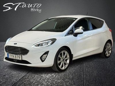 Begagnad Ford Fiesta Titanium 101 HK (74 kW) 2017 Vit Halvkombi
