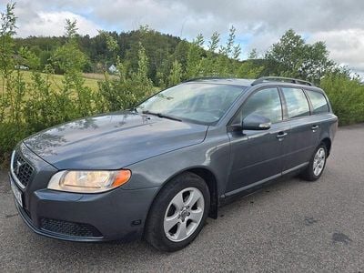 Begagnad Volvo V70 146 HK (107 kW) 2009 Gråmetallic Kombi