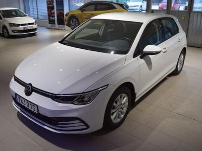 Vit Begagnad 2021 VW Golf VIII Halvkombi | 202 000 kr (Marknadspris)