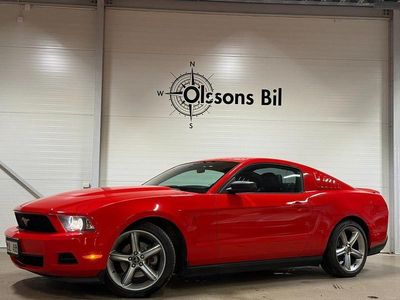 Begagnad Ford Mustang 309 HK (227 kW) 2011 Röd Sportkupé