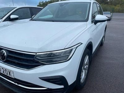 Vit Begagnad 2021 VW Tiguan SUV | 319 000 kr (Marknadspris)
