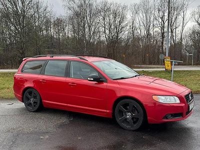 Röd Begagnad 2011 Volvo V70 R-Design Kombi | 65 000 kr (Marknadspris)