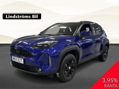 Mörkblå (blå) Begagnad 2025 Toyota Yaris Hybrid Active SUV | 329 900 kr (Marknadspris)