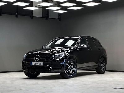 Svart Begagnad 2021 Mercedes GLC300 AMG SUV | 339 900 kr