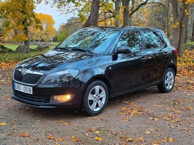 Begagnad Skoda Fabia Ambition 86 HK (63 kW) 2014 Svart Halvkombi