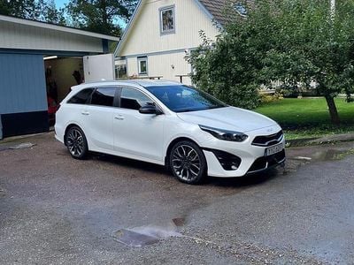 Vit Begagnad 2022 Kia Ceed Sportswagon Kombi | 230 000 kr (Marknadspris)