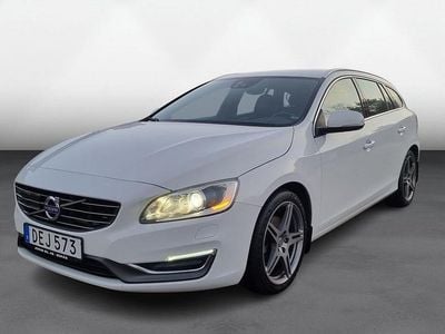 Begagnad Volvo V60 Summum 200 HK (147 kW) 2015 Vit Kombi