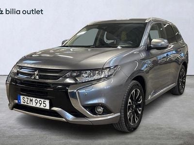 Grå Begagnad 2018 Mitsubishi Outlander SUV | 159 900 kr (Marknadspris)