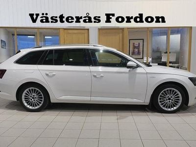 Begagnad Skoda Superb LAURIN & KLEMENT 190 HK (139 kW) 2017 Vit Kombi