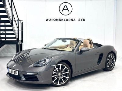 Mörkgrå (grå) Begagnad 2017 Porsche 718 Boxster Cab | 579 900 kr (Dyr)