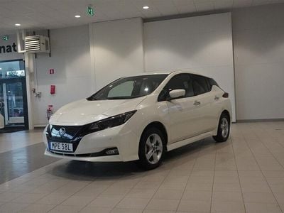 Vit Begagnad 2023 Nissan Leaf N-Connecta Halvkombi | 249 900 kr (Marknadspris)