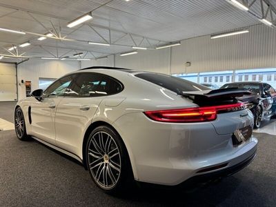 Porsche Panamera 4
