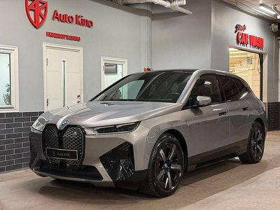 Grå Begagnad 2022 BMW iX Comfort Edition SUV | 529 000 kr (Lite dyr)