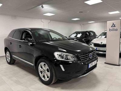Svart Begagnad 2016 Volvo XC60 SUV | 154 500 kr
