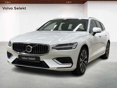 Vit Begagnad 2024 Volvo V60 Core Kombi | 369 000 kr (Marknadspris)