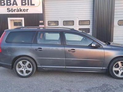 Grå Begagnad 2008 Volvo V70 Momentum Kombi | 44 900 kr (Dyr)