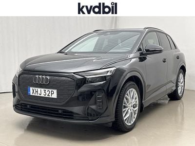 Svart Begagnad 2025 Audi Q4 e-tron Sport SUV | 569 000 kr (Dyr)