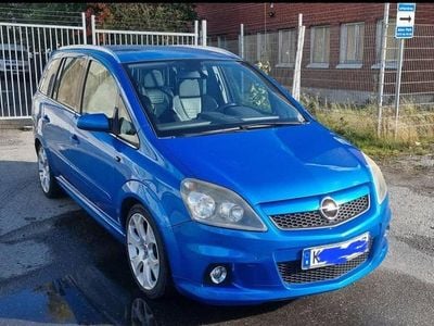 Blå Begagnad 2007 Opel Zafira OPC Minibuss | 65 000 kr