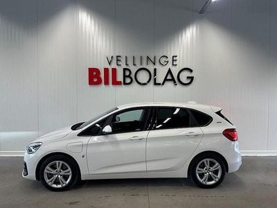 Vit Begagnad 2018 BMW 225 Active Tourer Sport Line Minibuss | 189 500 kr (Marknadspris)