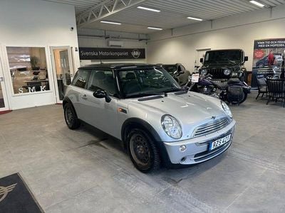 Begagnad Mini Cooper 116 HK (85 kW) 2004 Silver Halvkombi