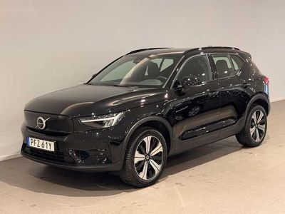 Svart Begagnad 2022 Volvo XC40 Core SUV | 319 500 kr (Superpris)